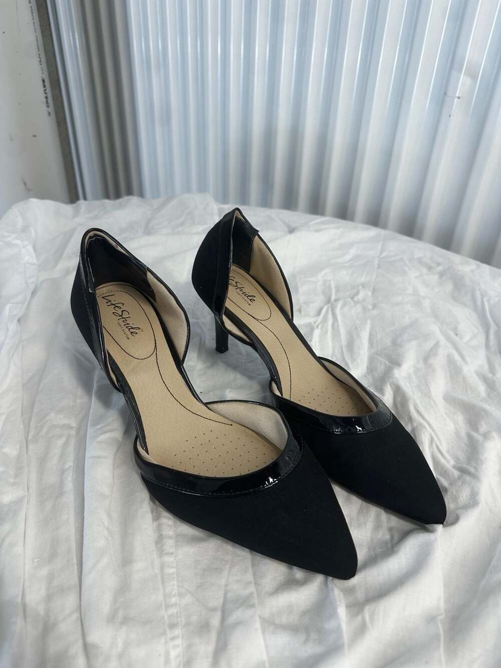 LifeStride Soft System Black Pointed Toe D'Orsay Kitten Heels